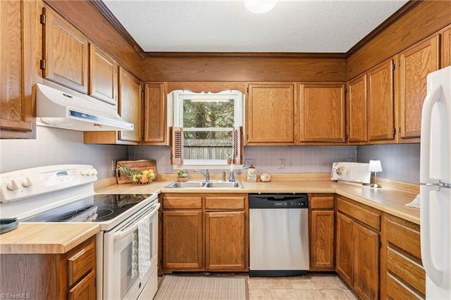 405 Herndon Drive, Winston-salem, NC 27104