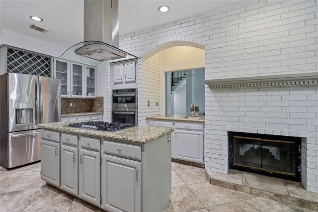 35 Outervale Place, The Woodlands, TX 77381