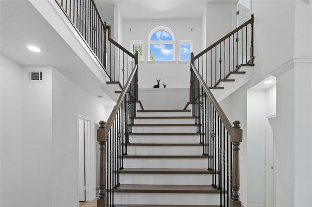 35 Outervale Place, The Woodlands, TX 77381