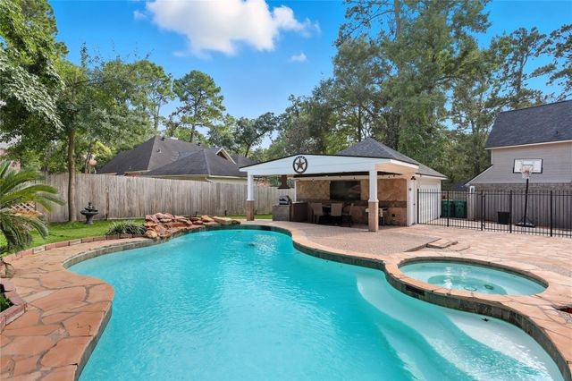 35 Outervale Place, The Woodlands, TX 77381