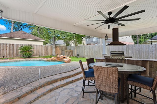 35 Outervale Place, The Woodlands, TX 77381