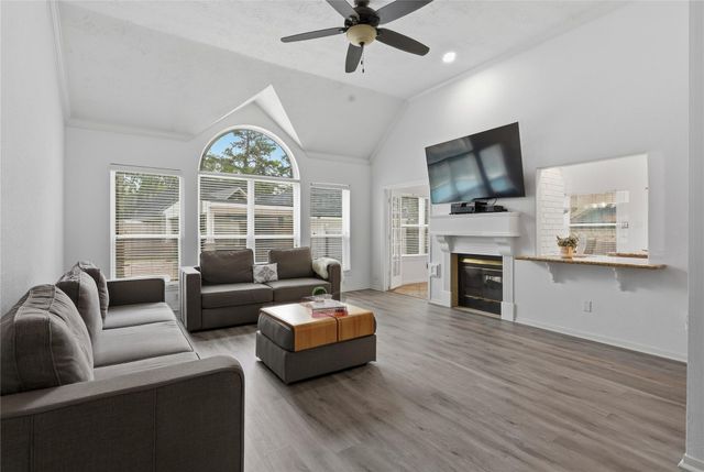 35 Outervale Place, The Woodlands, TX 77381