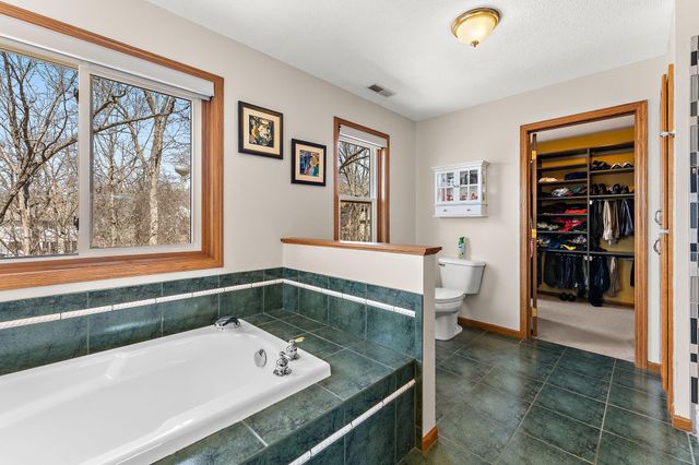 1016 Willow River Road N, Hudson, WI 54016