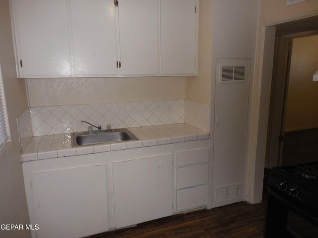 701 W YANDELL Drive 2, El Paso, TX 79902