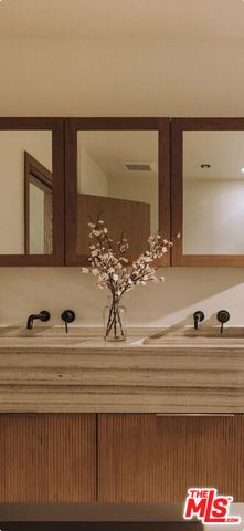 8631 Lookout Mountain Avenue, Los Angeles, CA 90046