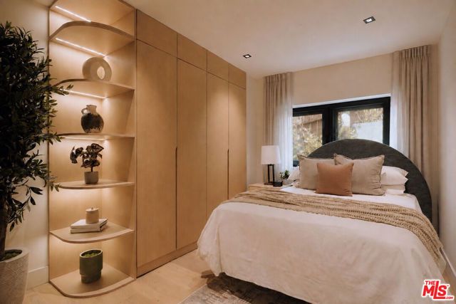 8631 Lookout Mountain Avenue, Los Angeles, CA 90046
