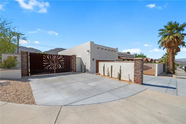 54217 Eisenhower, La Quinta, CA 92253