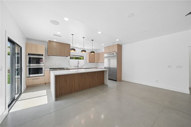 54217 Eisenhower, La Quinta, CA 92253