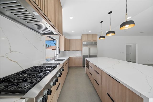 54217 Eisenhower, La Quinta, CA 92253