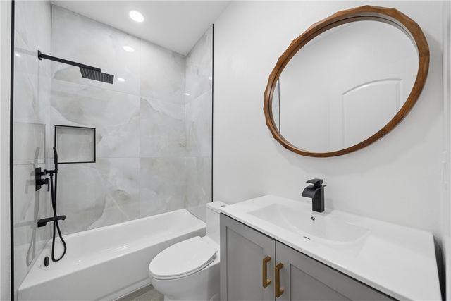 54217 Eisenhower, La Quinta, CA 92253