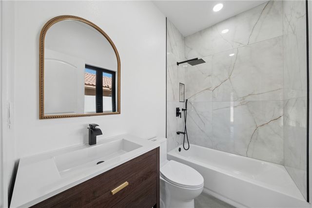 54217 Eisenhower, La Quinta, CA 92253