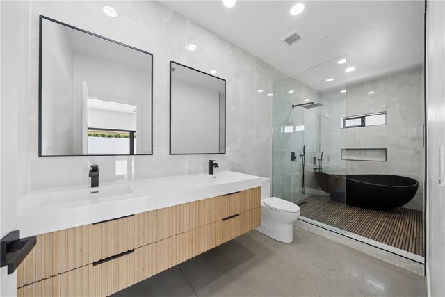 54217 Eisenhower, La Quinta, CA 92253