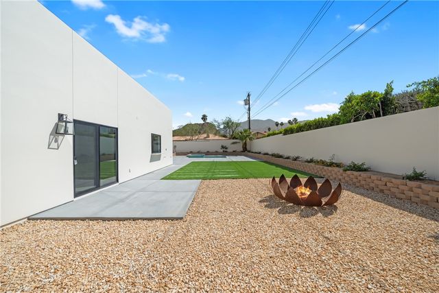 54217 Eisenhower, La Quinta, CA 92253