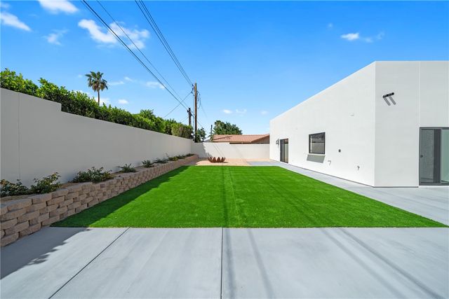 54217 Eisenhower, La Quinta, CA 92253