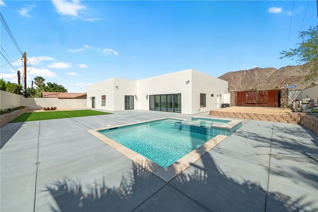 54217 Eisenhower, La Quinta, CA 92253