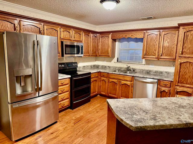 191 Meadowood Lane, Albertville, AL 35950