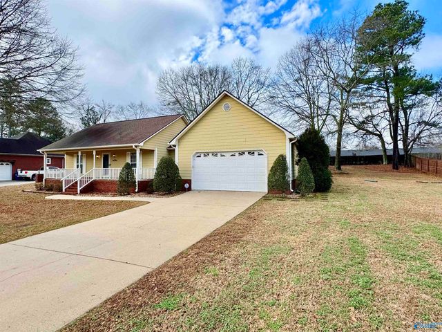 191 Meadowood Lane, Albertville, AL 35950
