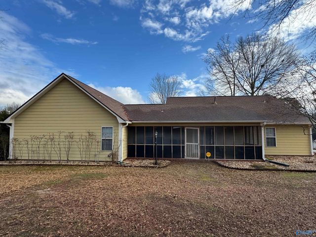 191 Meadowood Lane, Albertville, AL 35950