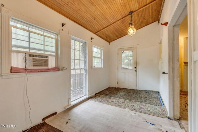 1556 Powder Branch Road, Johnson City, TN 37601