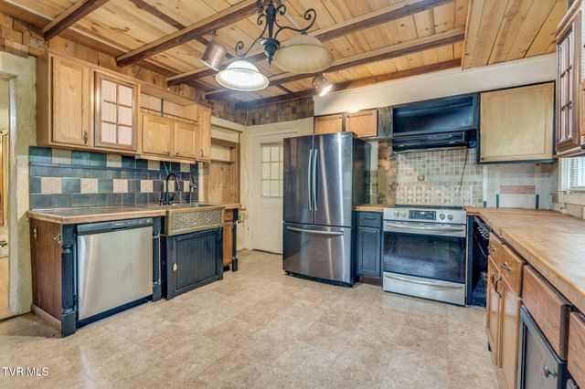 1556 Powder Branch Road, Johnson City, TN 37601