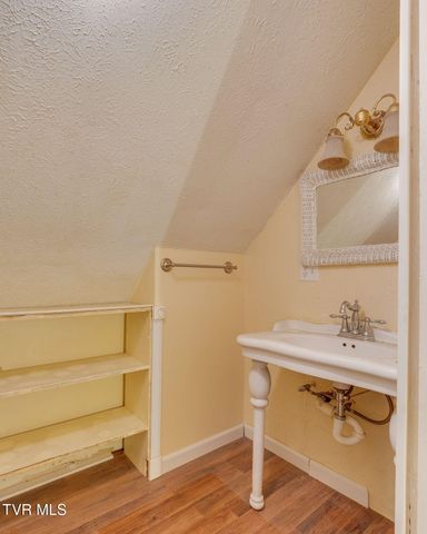 1556 Powder Branch Road, Johnson City, TN 37601