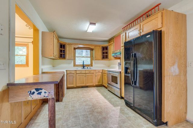 1556 Powder Branch Road, Johnson City, TN 37601
