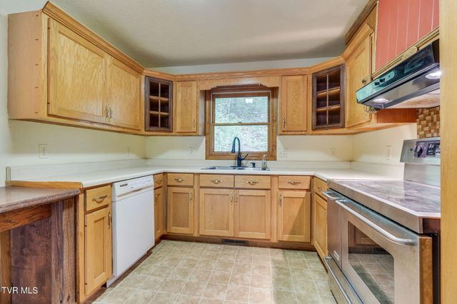1556 Powder Branch Road, Johnson City, TN 37601