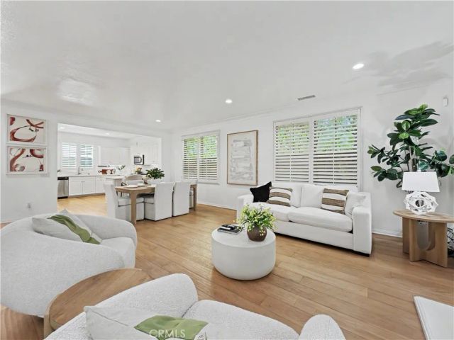 320 Bronze, Irvine, CA 92618