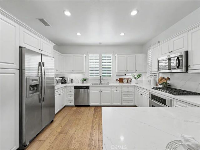 320 Bronze, Irvine, CA 92618