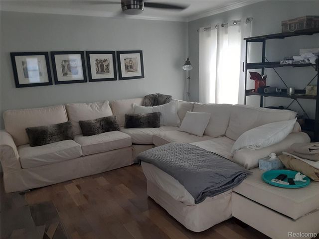 193 Hickory Drive, Troy, MI 48083