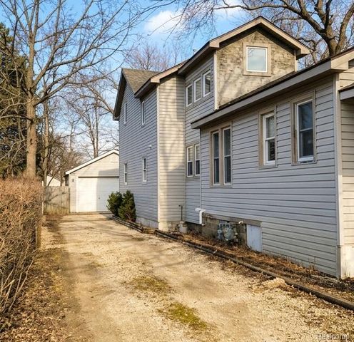 193 Hickory Drive, Troy, MI 48083