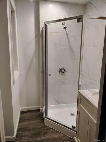 193 Hickory Drive, Troy, MI 48083