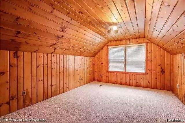2001 Dallas Avenue, Royal Oak, MI 48067