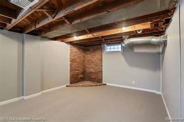 2001 Dallas Avenue, Royal Oak, MI 48067