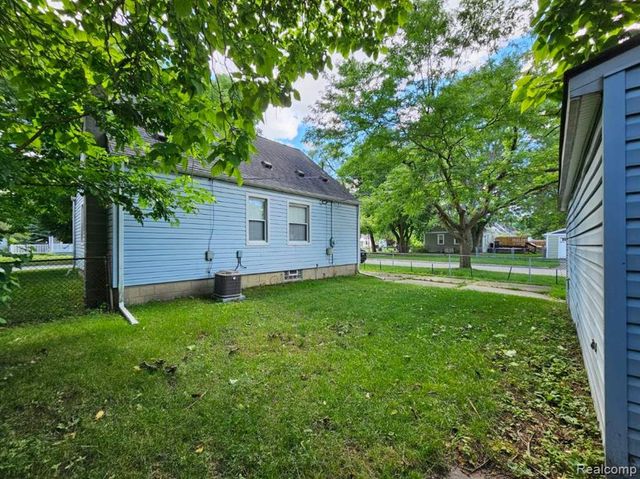 2001 Dallas Avenue, Royal Oak, MI 48067