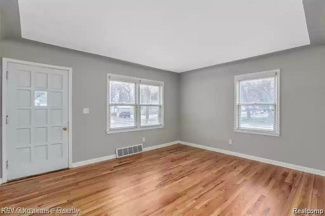2001 Dallas Avenue, Royal Oak, MI 48067