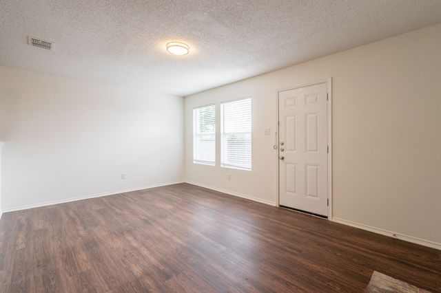 233 Stoneridge Drive, Mesquite, TX 75149