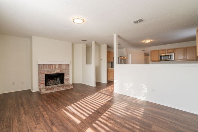 233 Stoneridge Drive, Mesquite, TX 75149