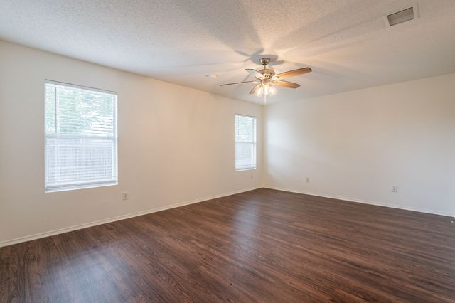 233 Stoneridge Drive, Mesquite, TX 75149