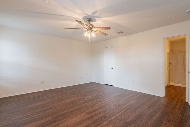 233 Stoneridge Drive, Mesquite, TX 75149