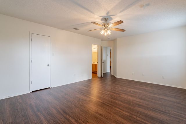 233 Stoneridge Drive, Mesquite, TX 75149