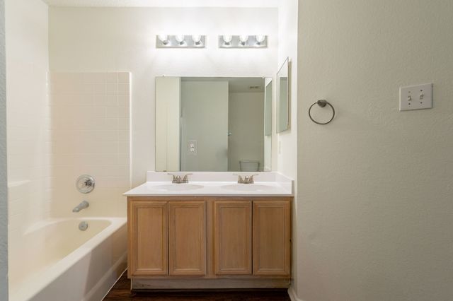 233 Stoneridge Drive, Mesquite, TX 75149