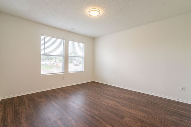 233 Stoneridge Drive, Mesquite, TX 75149