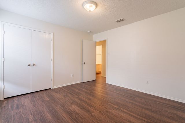 233 Stoneridge Drive, Mesquite, TX 75149