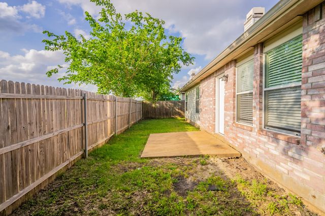 233 Stoneridge Drive, Mesquite, TX 75149