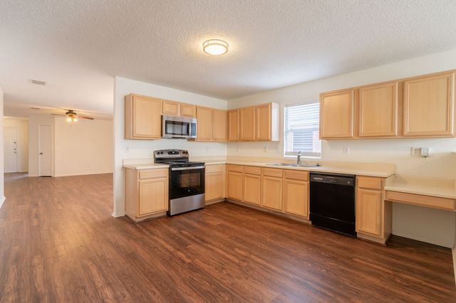 233 Stoneridge Drive, Mesquite, TX 75149