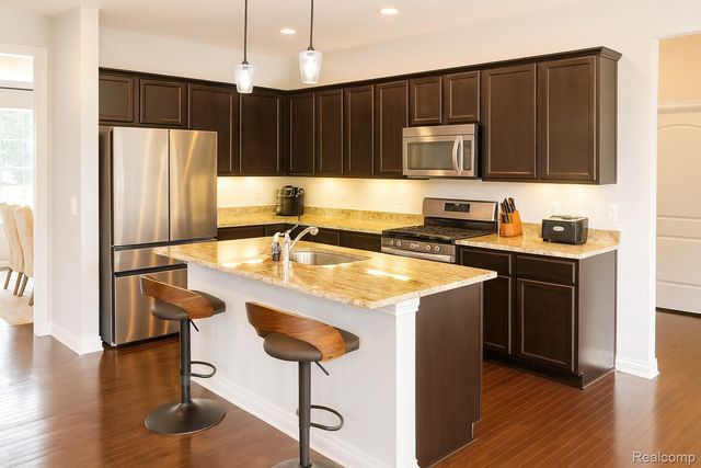 13508 Cobblestone Creek Drive, Van Buren Charter Township, MI 48111