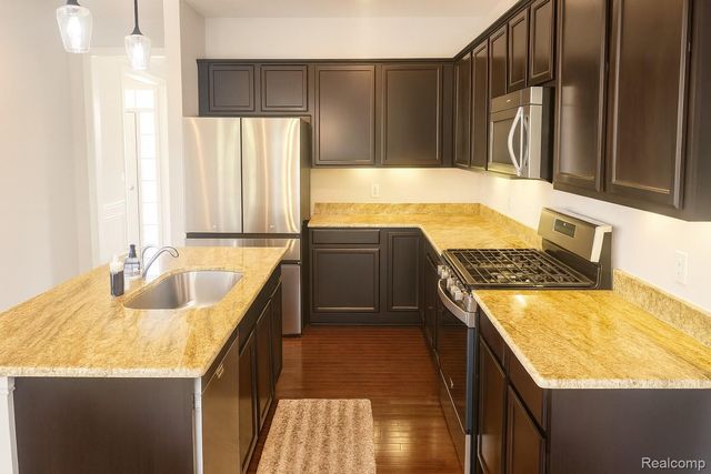 13508 Cobblestone Creek Drive, Van Buren Charter Township, MI 48111