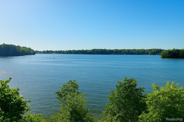 13508 Cobblestone Creek Drive, Van Buren Charter Township, MI 48111