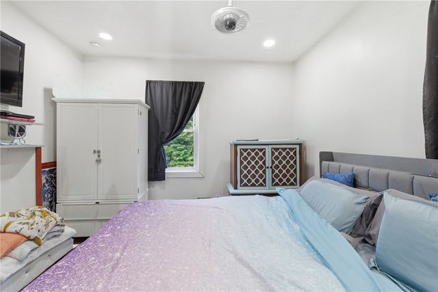 31 Yeoman Avenue, Cranston, RI 02920